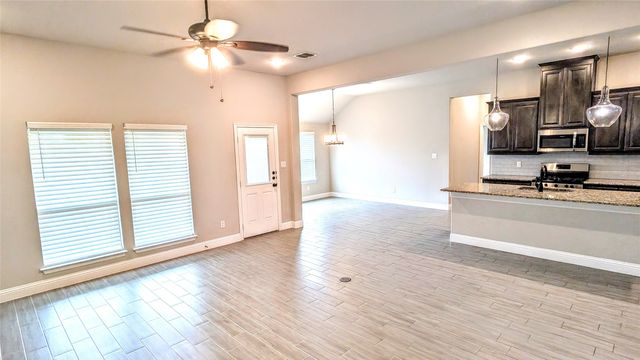 304 Brinkley Drive, Saginaw, TX 76179