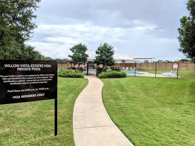 304 Brinkley Drive, Saginaw, TX 76179