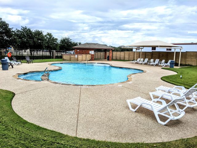 304 Brinkley Drive, Saginaw, TX 76179
