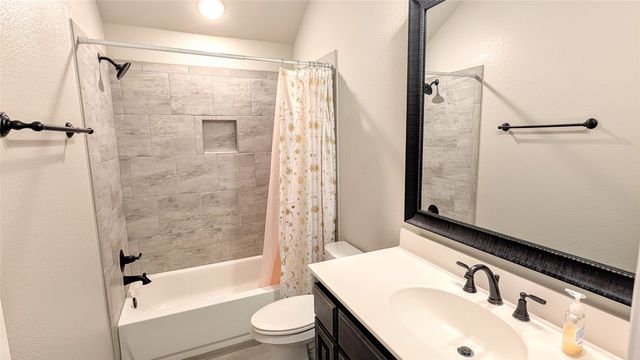 304 Brinkley Drive, Saginaw, TX 76179