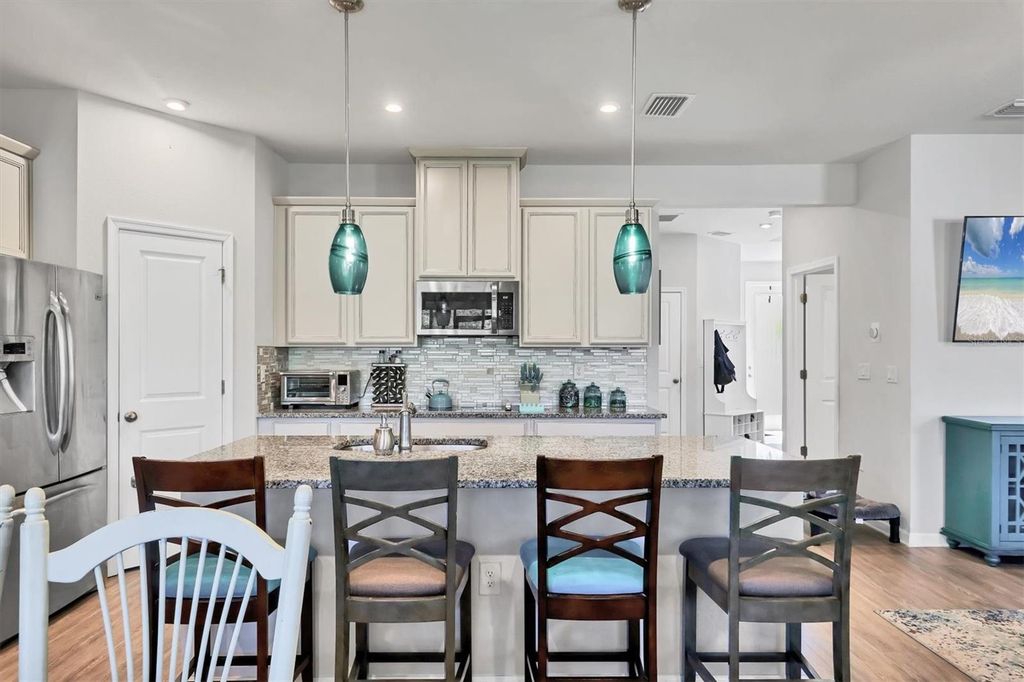 Image 17 of property listing at 5430 SPANISH MOSS COVE, Bradenton, FL 34203