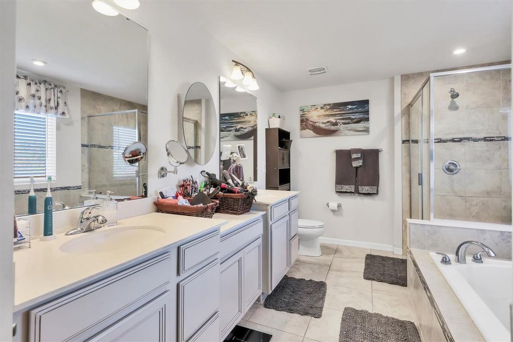 Image 23 of property listing at 5430 SPANISH MOSS COVE, Bradenton, FL 34203