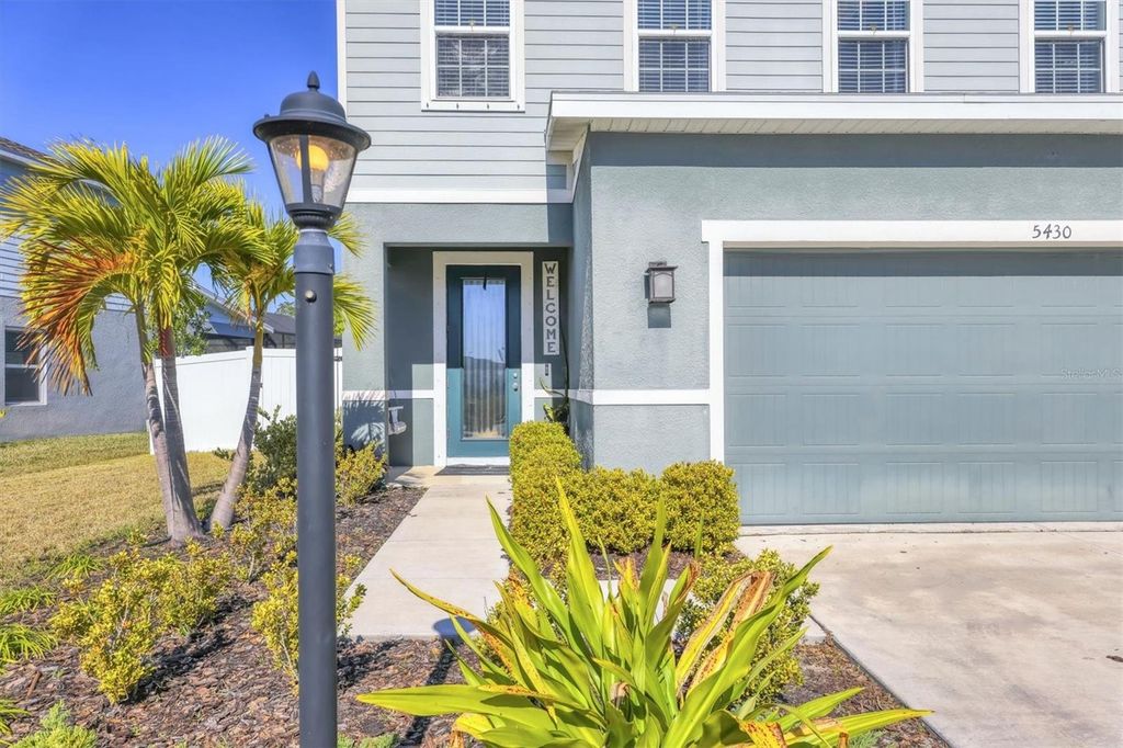 Image 37 of property listing at 5430 SPANISH MOSS COVE, Bradenton, FL 34203