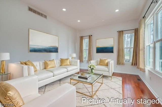 9 Stirrup Way, Franklin Twp., NJ 08540