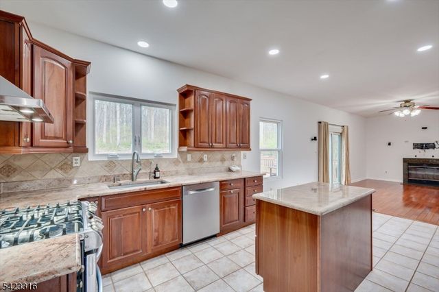 9 Stirrup Way, Franklin Twp., NJ 08540