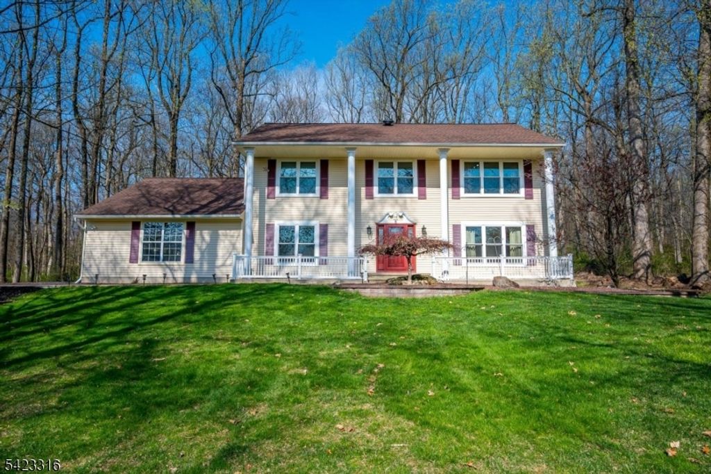 9 Stirrup Way, Franklin Twp., NJ 08540