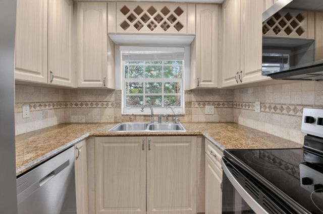 9197 SW 3rd Street, Boca Raton, FL 33428