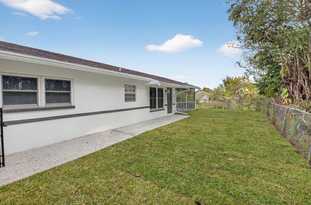 9197 SW 3rd Street, Boca Raton, FL 33428