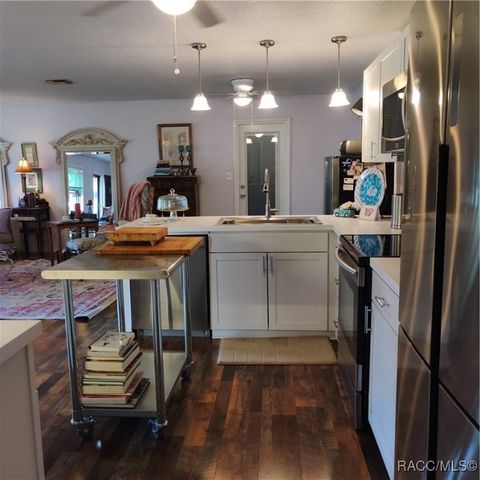 1154 SE 3rd Street, Crystal River, FL 34429