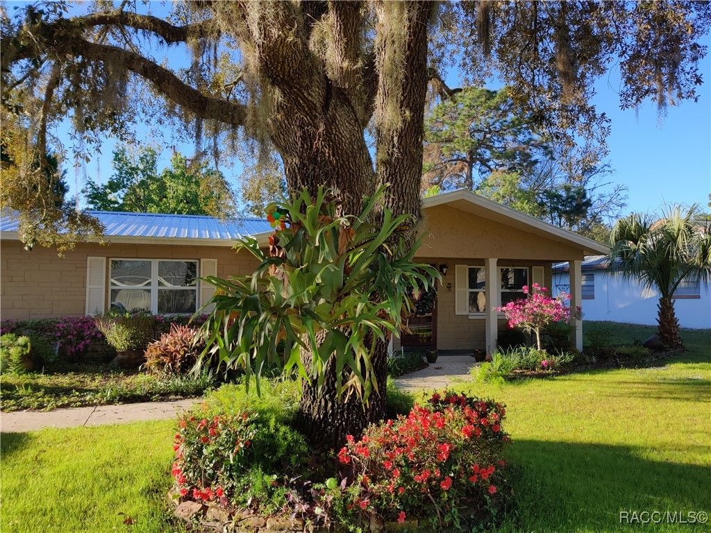 1154 SE 3rd Street, Crystal River, FL 34429