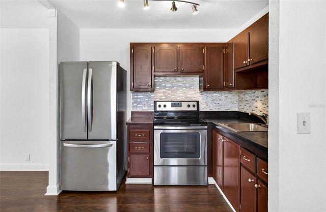1801 BEDFORD LANE 27, Sun City Center, FL 33573