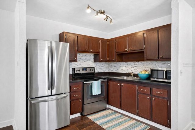 1801 BEDFORD LANE 27, Sun City Center, FL 33573