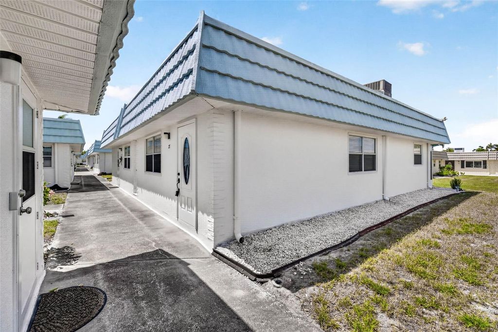 1801 BEDFORD LANE 27, Sun City Center, FL 33573