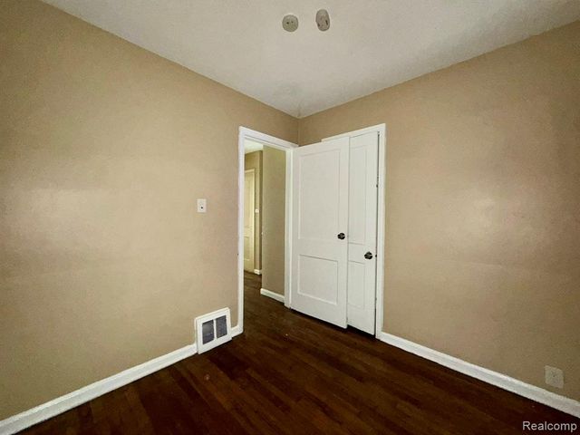 11696 Glastonbury Avenue, Detroit, MI 48228