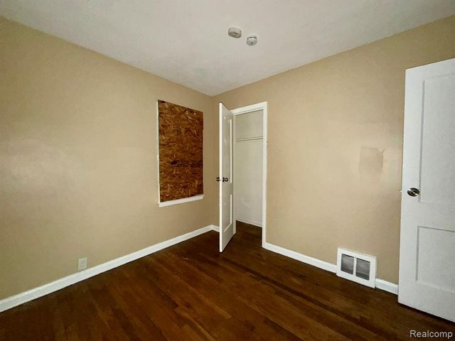 11696 Glastonbury Avenue, Detroit, MI 48228
