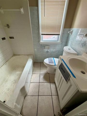 11696 Glastonbury Avenue, Detroit, MI 48228