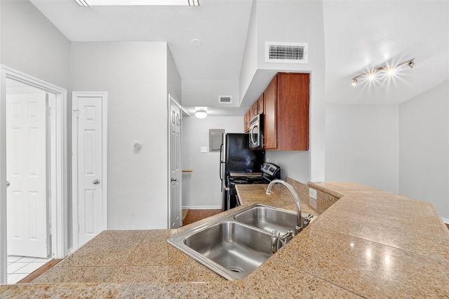 6804 N Capital Of Texas Highway 621, Austin, TX 78731
