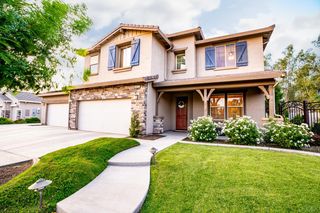 944 W Quail Rock Way, Hanford, CA 93230