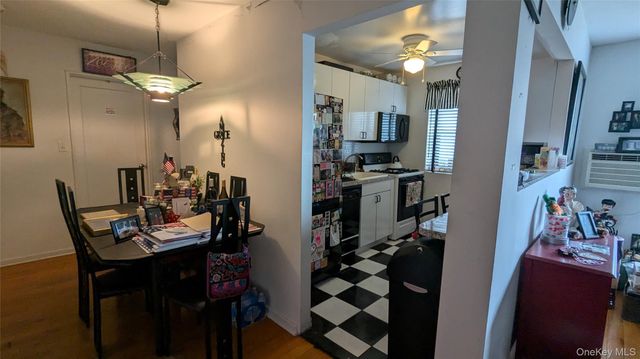 4 West Mill Drive 1C, Great Neck, NY 11021