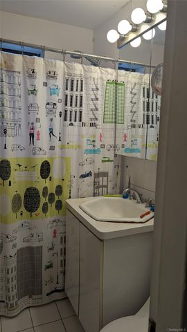 4 West Mill Drive 1C, Great Neck, NY 11021