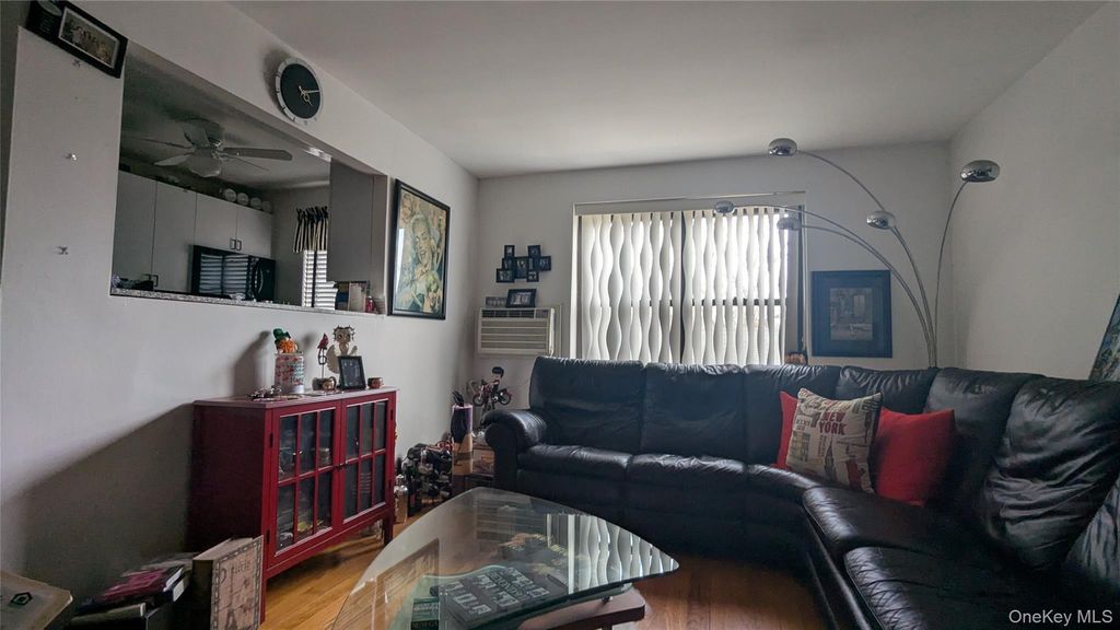 4 West Mill Drive 1C, Great Neck, NY 11021