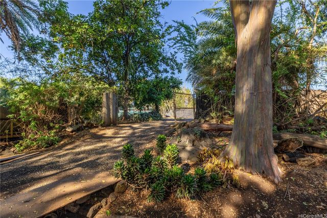 66-815 Kamehameha Highway, Haleiwa, HI 96712