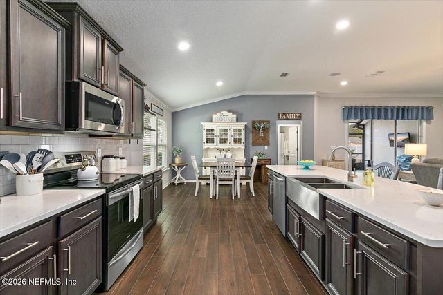 11592 PACEYS POND Circle, Jacksonville, FL 32222