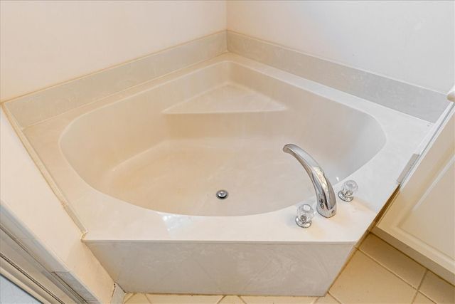 2597 Stockbridge Square SW 2597, Vero Beach, FL 32962