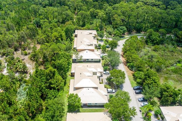 2597 Stockbridge Square SW 2597, Vero Beach, FL 32962