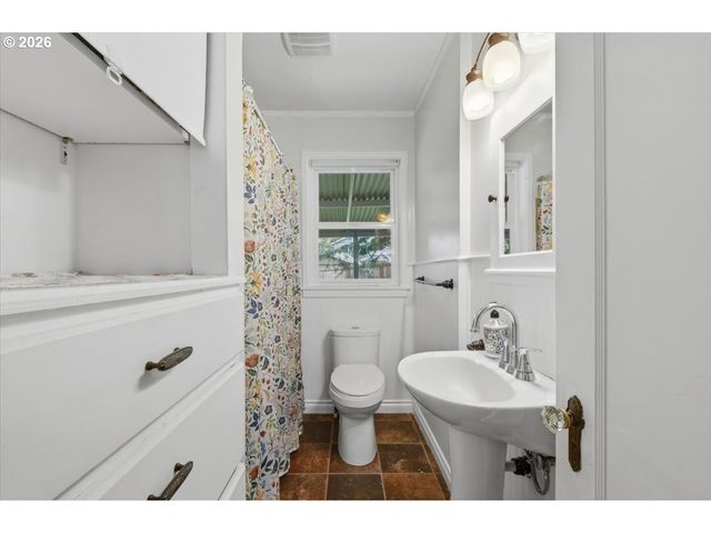 731 Nw HILL St, Camas, WA 98607