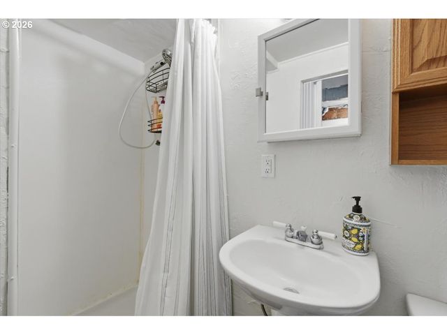 731 Nw HILL St, Camas, WA 98607