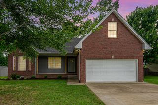 7012 Legacy Dr, Springfield, TN 37172