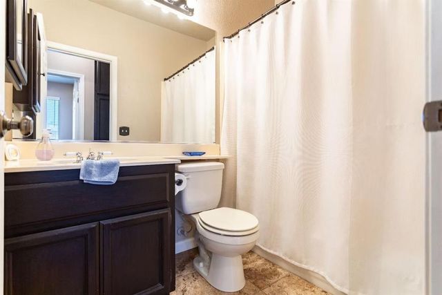 9316 Caulfield Drive, Elk Grove, CA 95758