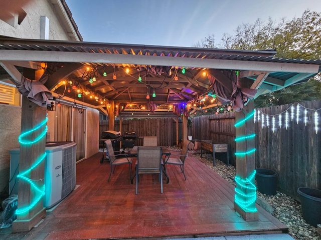 9316 Caulfield Drive, Elk Grove, CA 95758