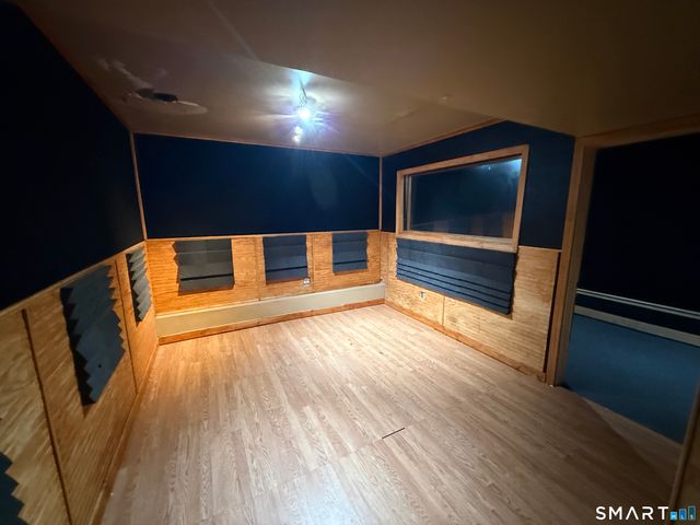 9 Sanford Street, West Haven, CT 06516