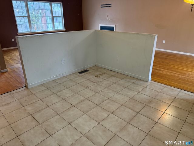 9 Sanford Street, West Haven, CT 06516