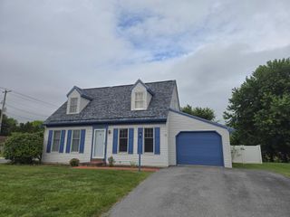 1901 CLINTON AVE, Chambersburg, PA 17201