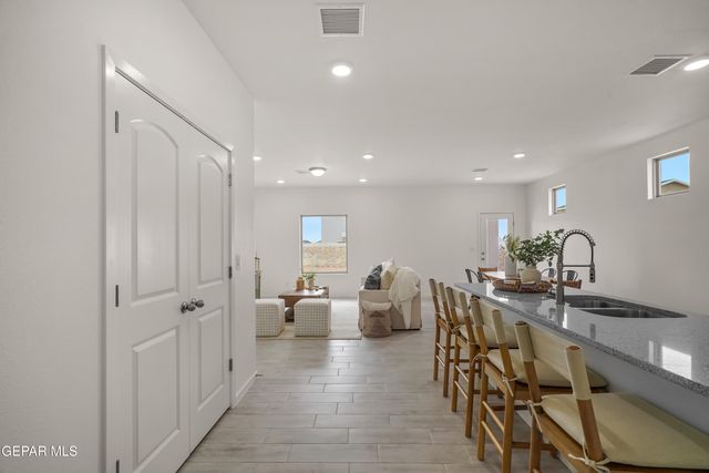 13804 Summer Wave Avenue, El Paso, TX 79928