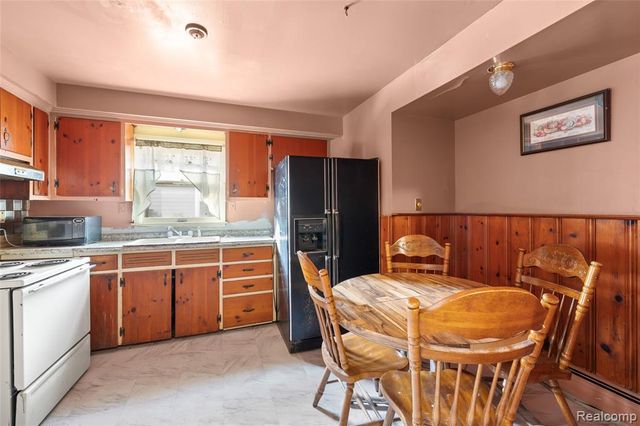 34846 John Hauk Street, Westland, MI 48185