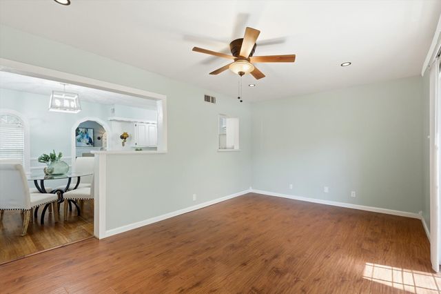 415 S Britain Road, Irving, TX 75060