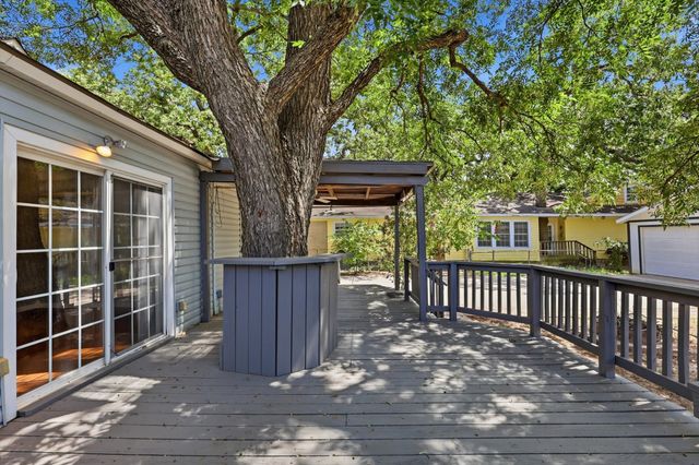 415 S Britain Road, Irving, TX 75060