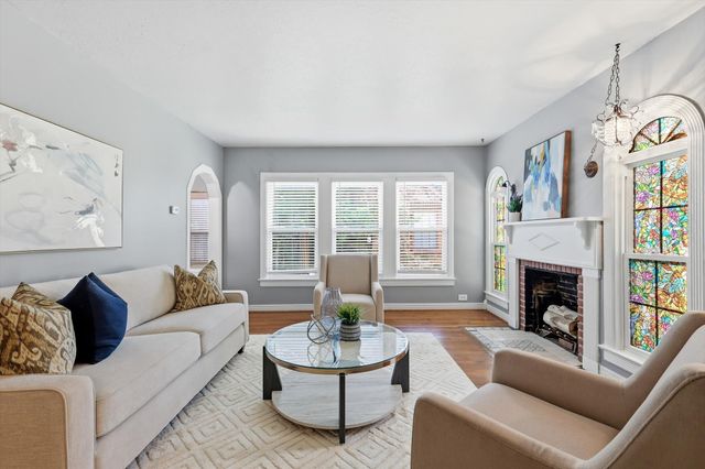 415 S Britain Road, Irving, TX 75060