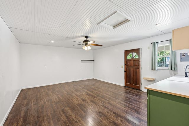 415 S Britain Road, Irving, TX 75060