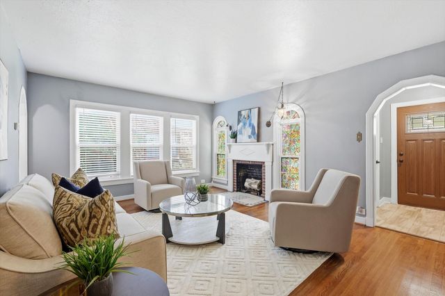 415 S Britain Road, Irving, TX 75060