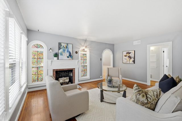 415 S Britain Road, Irving, TX 75060