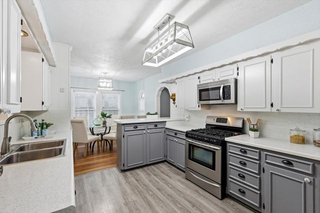415 S Britain Road, Irving, TX 75060