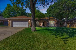6825 Ridgewood Drive, North Richland Hills, TX 76182