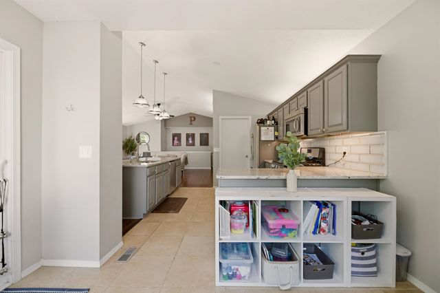 2414 N Covington Ct, Wichita, KS 67205