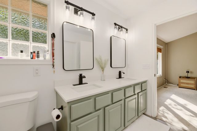 2414 N Covington Ct, Wichita, KS 67205