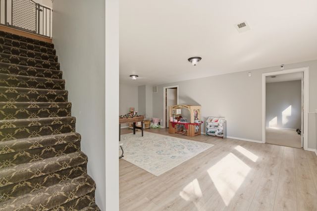 2414 N Covington Ct, Wichita, KS 67205